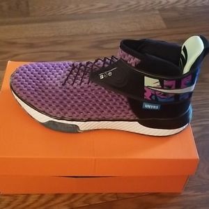 NIKE AIR ZOOM UNVRS SZ 12.5
